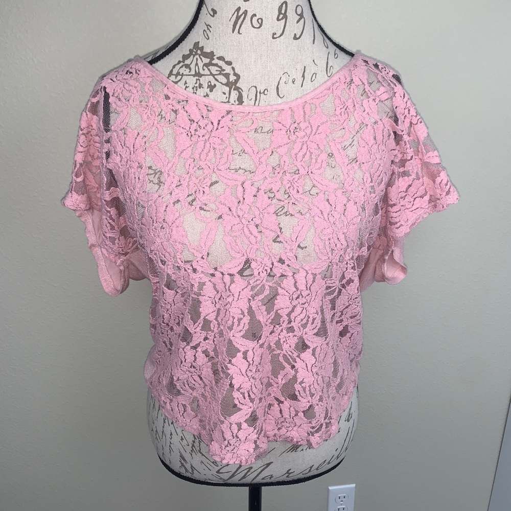 Short Sleeve Lace High Low Top